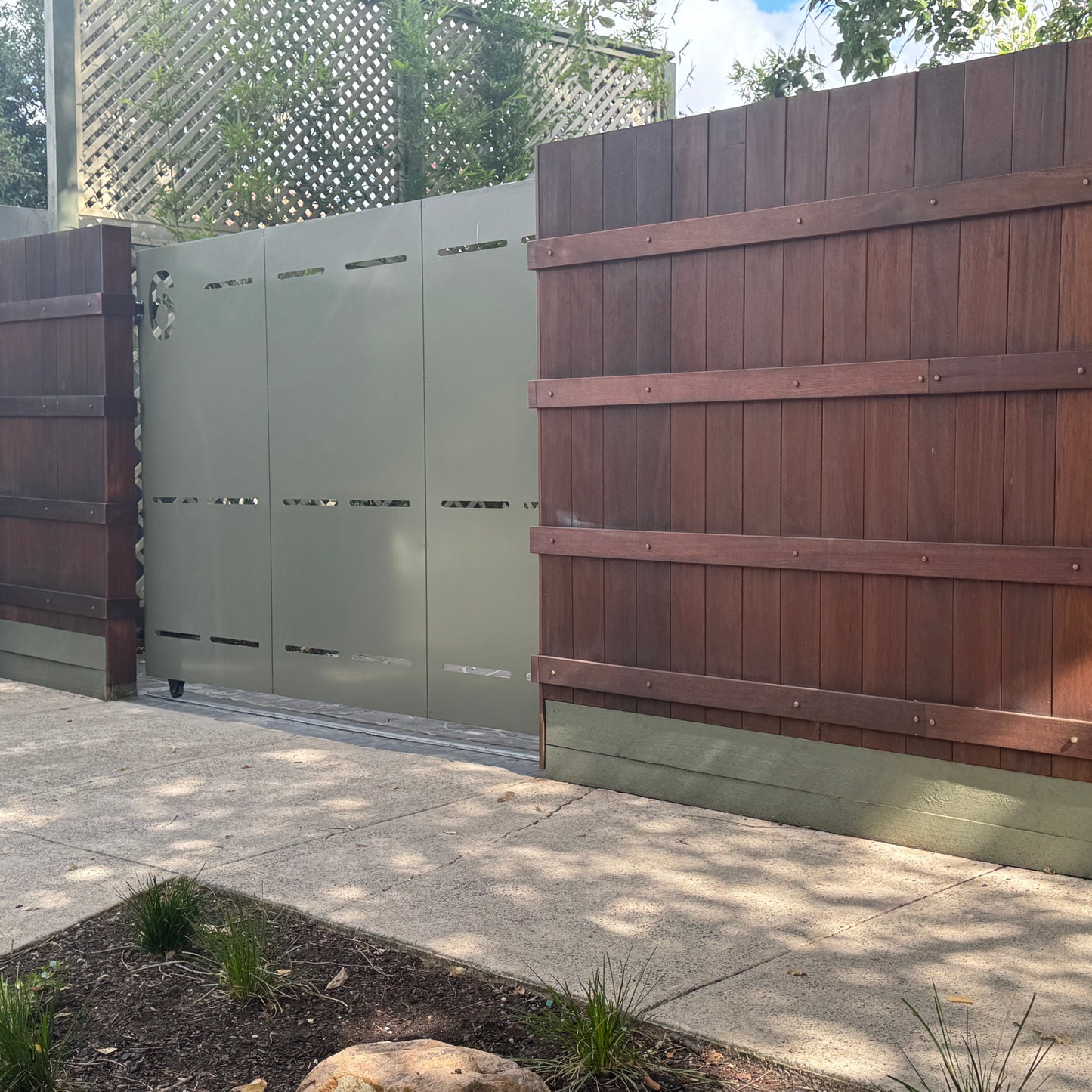 Sliding Gate